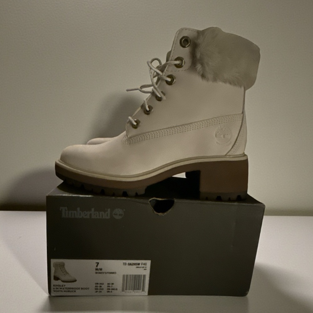 NWB 🌟 Timberland Women's White Lace Up Boots 🥾 - Picture 3 of 5